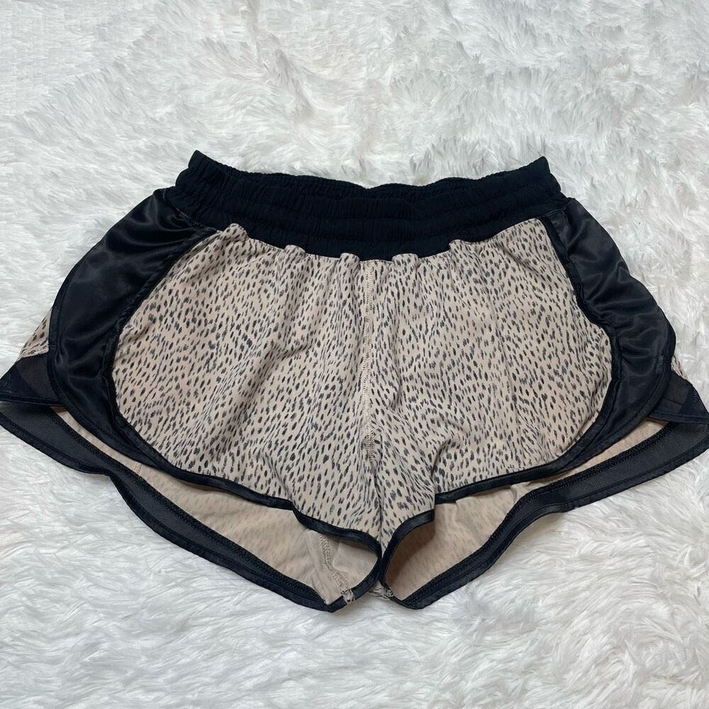Lululemon Womens Size 8 Cheetah Print Satin Lined Hotty Hot Shorts